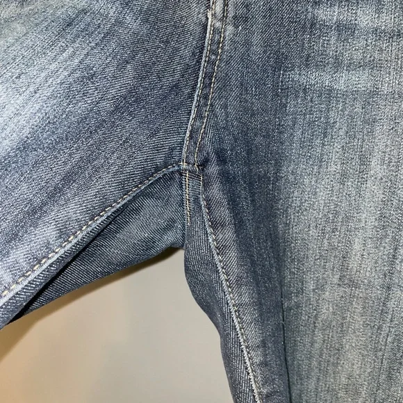 EUC Paige Benedict Canyon Relaxed Fit Embroidered Pocket Jeans Size 31 - Picture 3 of 9